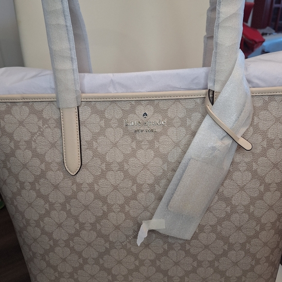 NWT Kate Spade NY Cream Signature Spade Floral Pattern Large Tote - Picture 5 of 5